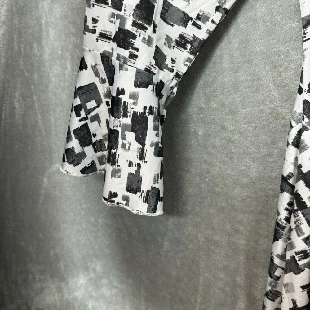Verve Ami XL Shirt Top Gray Geometric Bell 3/4 Sleeve Scoop Neck Stretch Womens